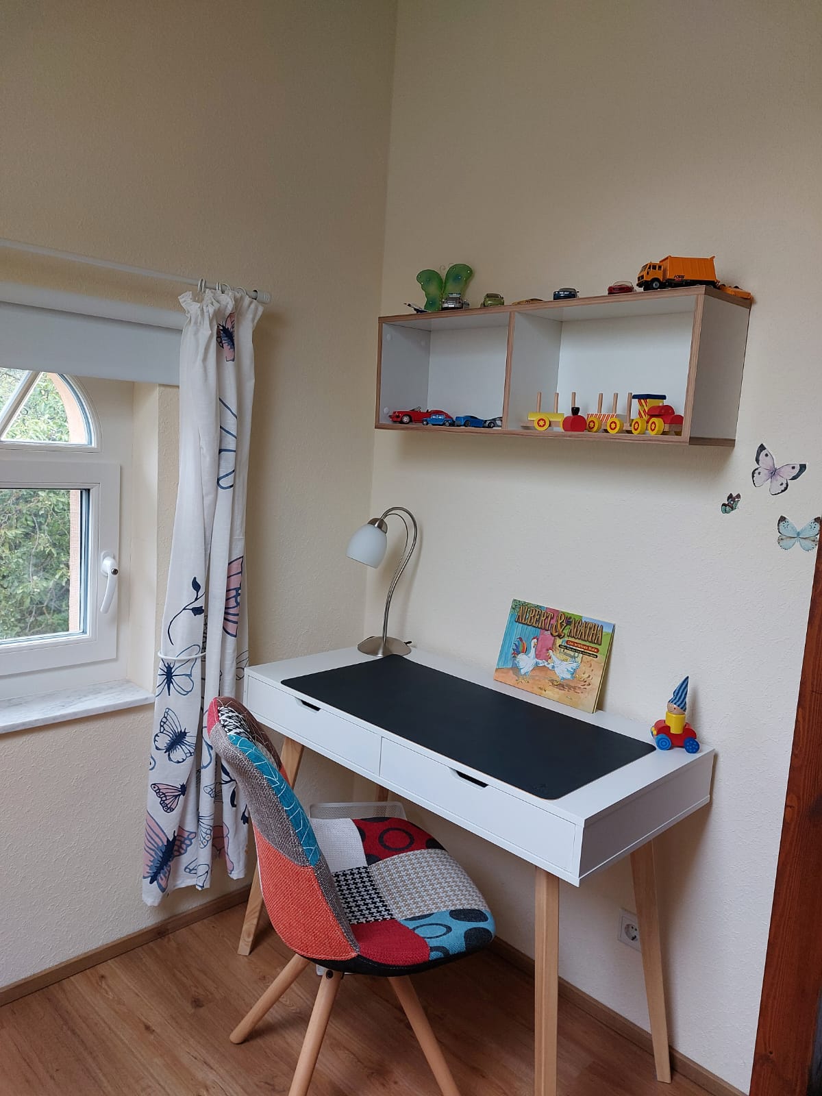 Children's room with bunk bed in the Wasserturm apartment