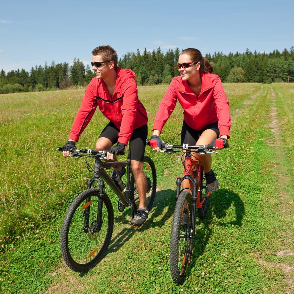 Radfahrer in der Landschaft rund um Radebeul