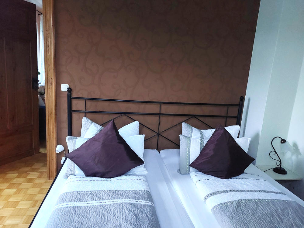Schlafzimmer, Detailansicht in der Ferienwohnung Weinbergblick