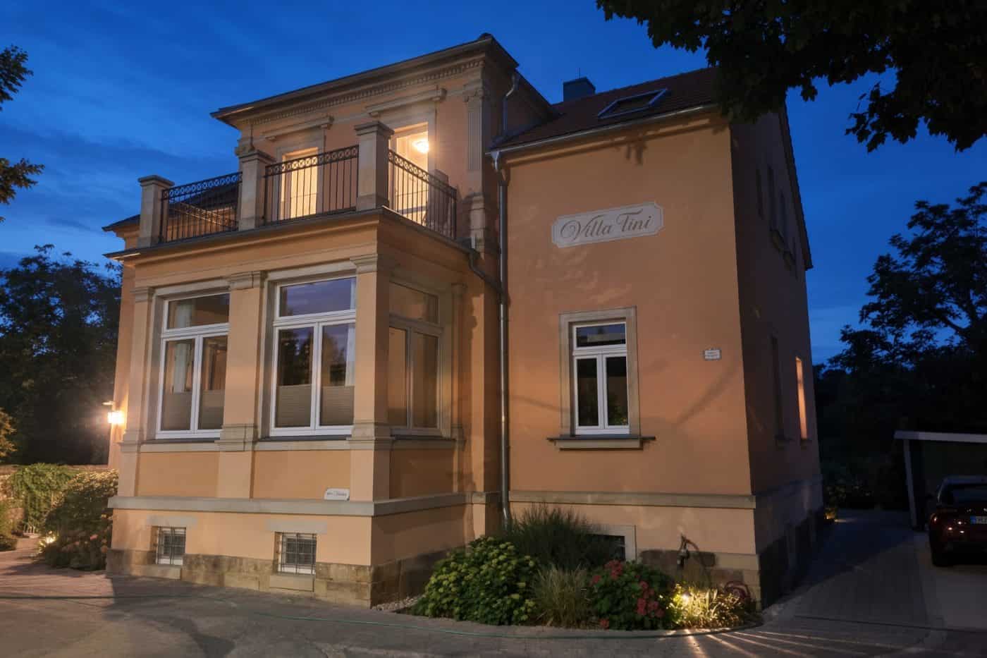 Villa Tini in Radebeul in the evening