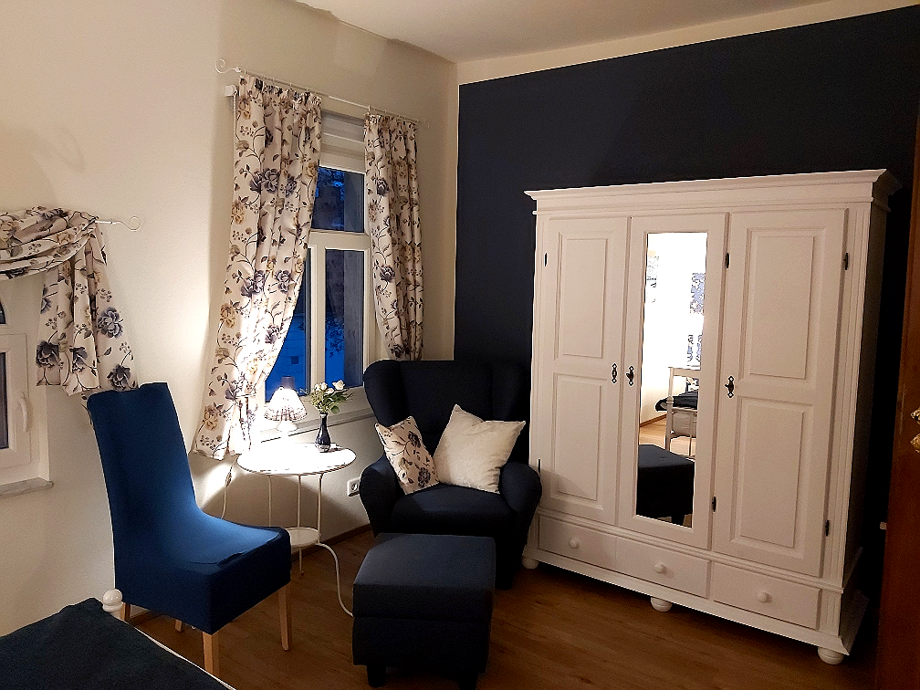 First bedroom with vineyard view in the Wasserturm apartment